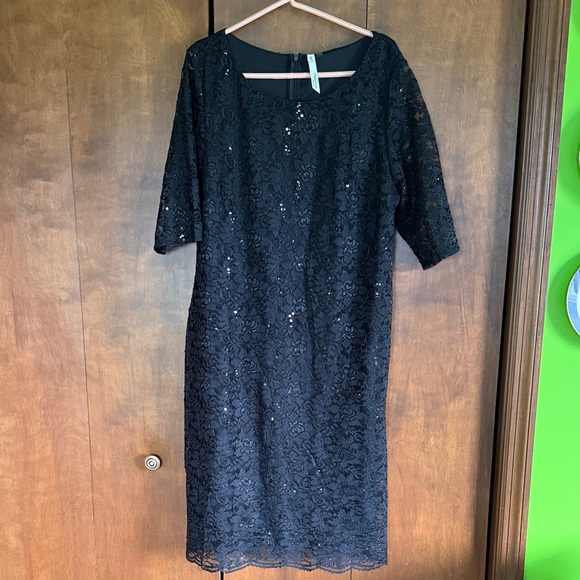 NY Collection Dresses & Skirts - NY Collection Black Lace Sequin Midi Dress